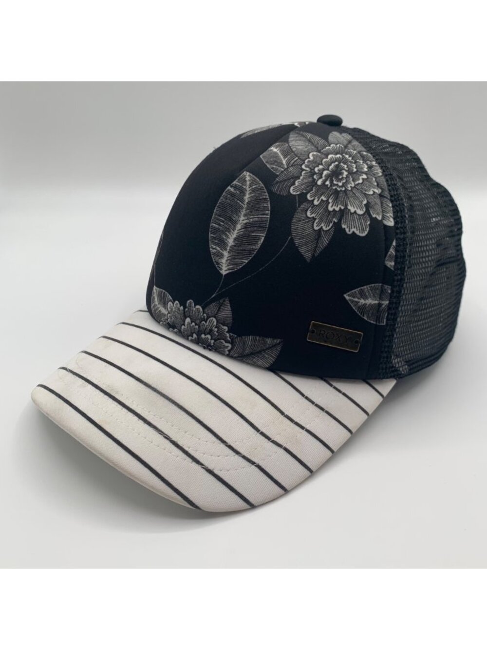 Roxy Womens Black White Floral Print Foam Snapback Trucker Hat